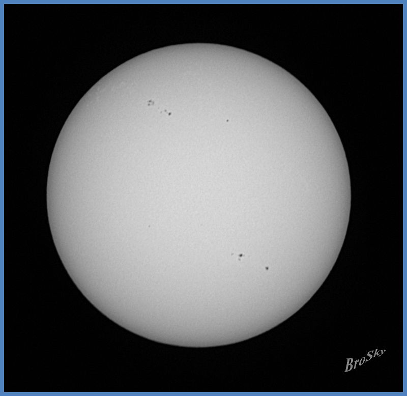 Sonne_300311.jpg -    Objekt:Sonne    Aufnahmeort: Senden Aufnahmedatum: 30.03.2011 Belichtung: 1/800 sec, 100 ASA Optik: Takahashi TSA 120 mit Baader Solar Filterfolie Kamera: Canon EOS 450 mit IR/UV Sperrfilter 